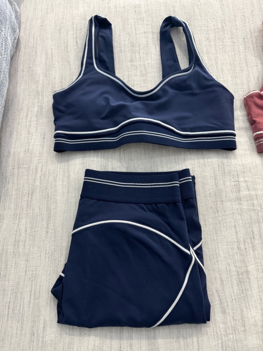 ALO Yoga Navy Sports Bra and Leggings Set with White Piping